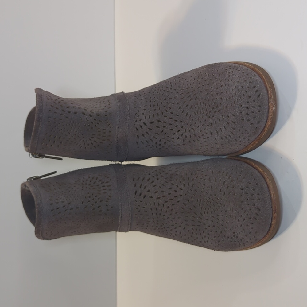 UGG Side Zip Gray Suede Boots Size 8 - Picture 2 of 16